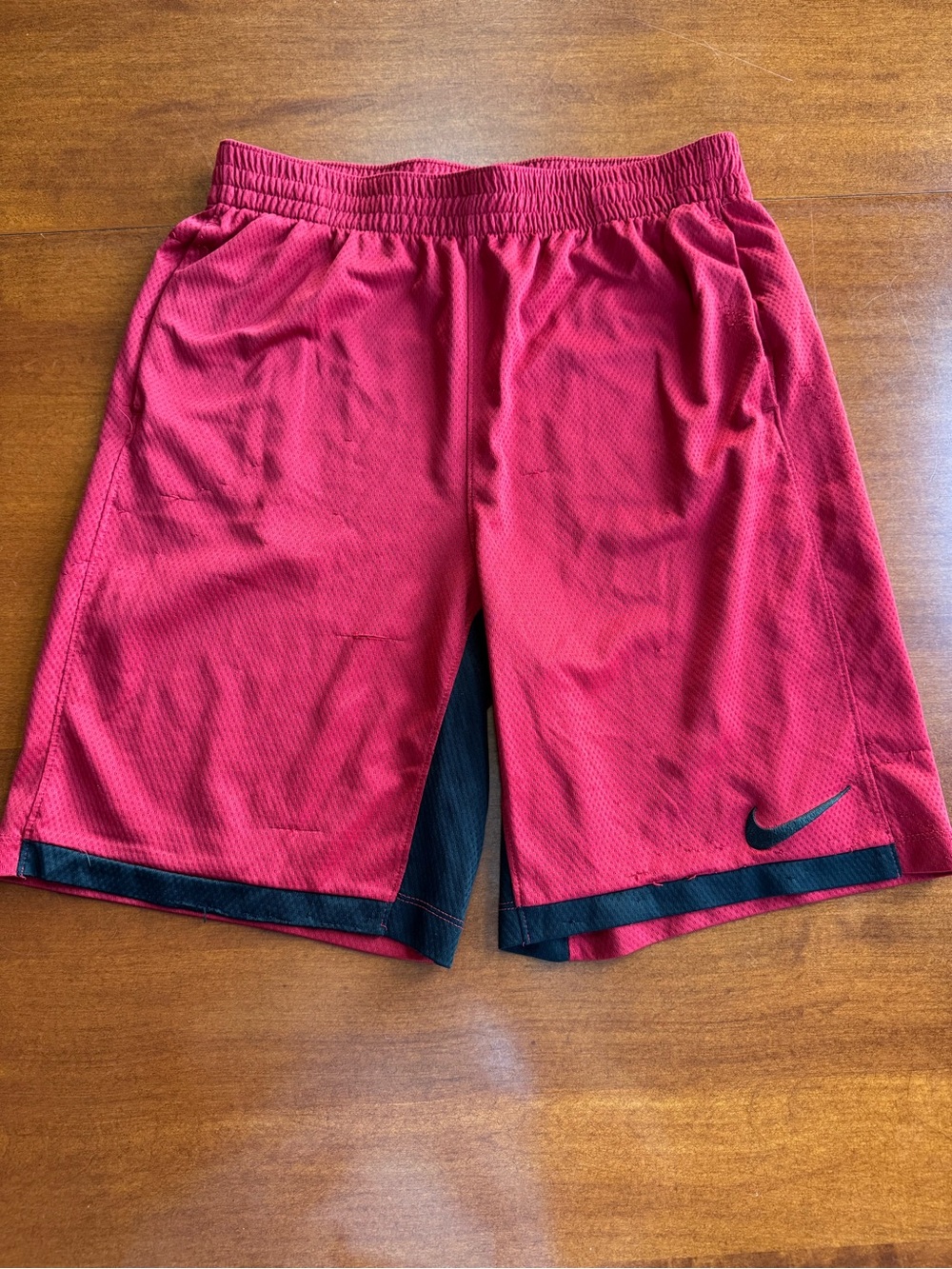 Nike Dri-FIT Boys XL Red Black Mesh Basketball Athletic Shorts